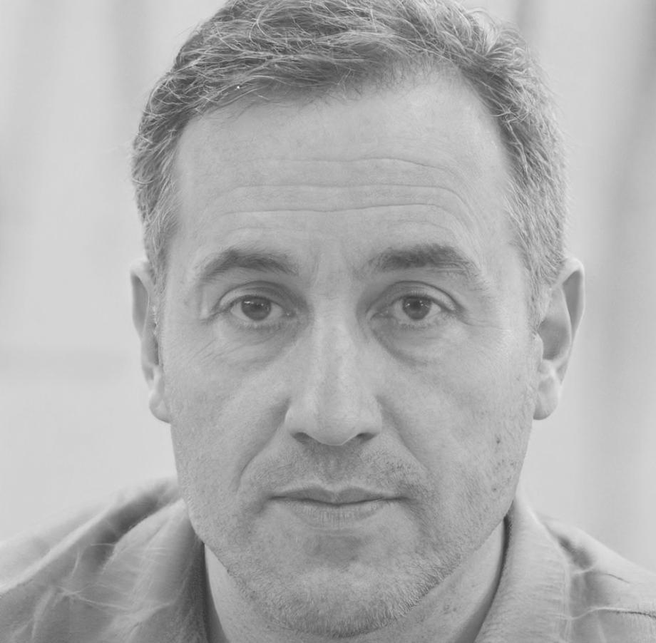 Retrato profesional de Heriberto Salmerón